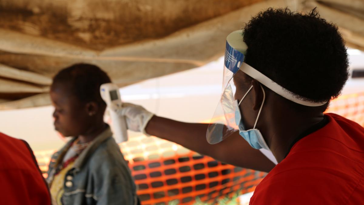 Temperature screening at Mpondwe border point.