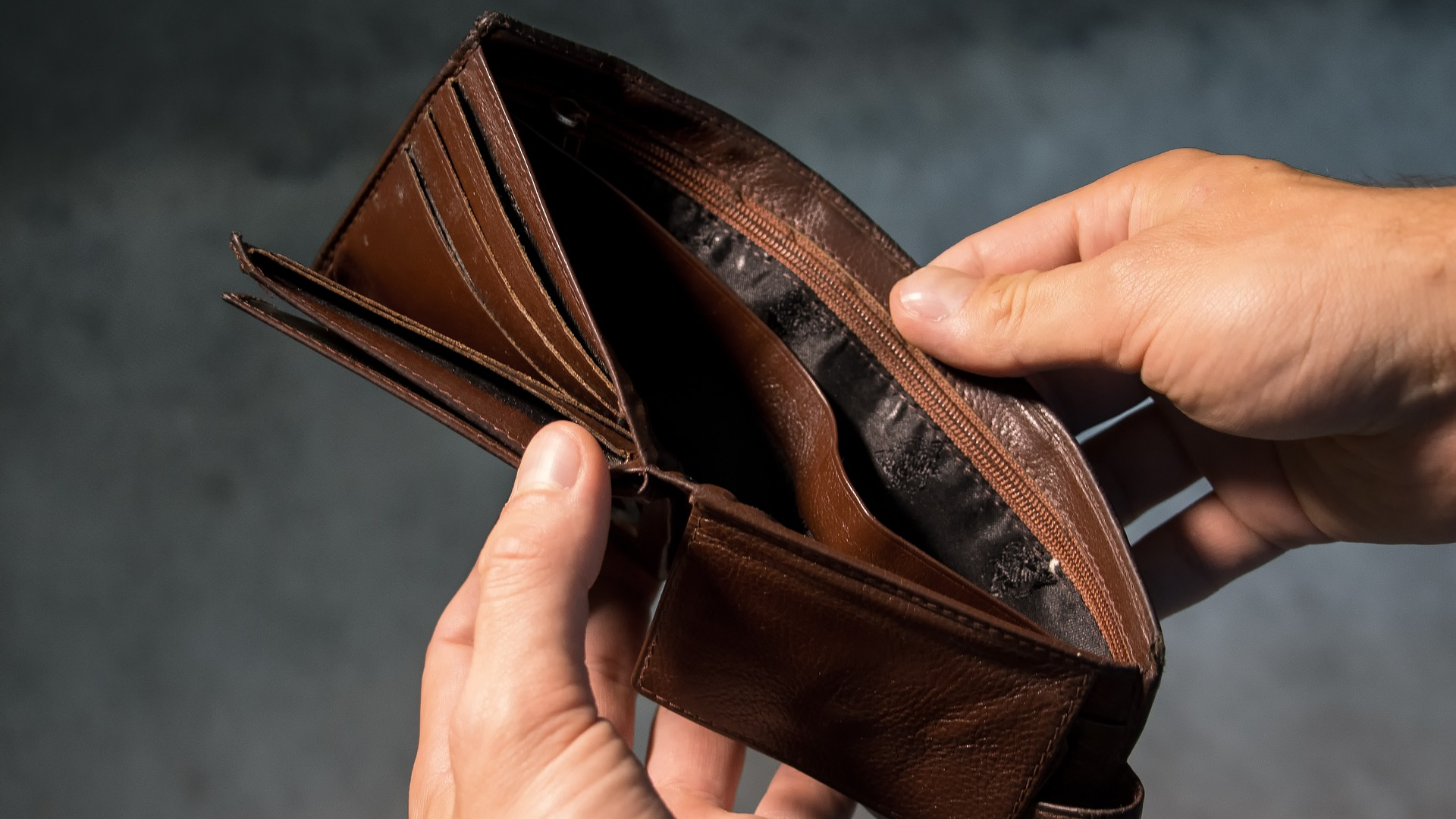 Photo by Andrew Khoroshavin