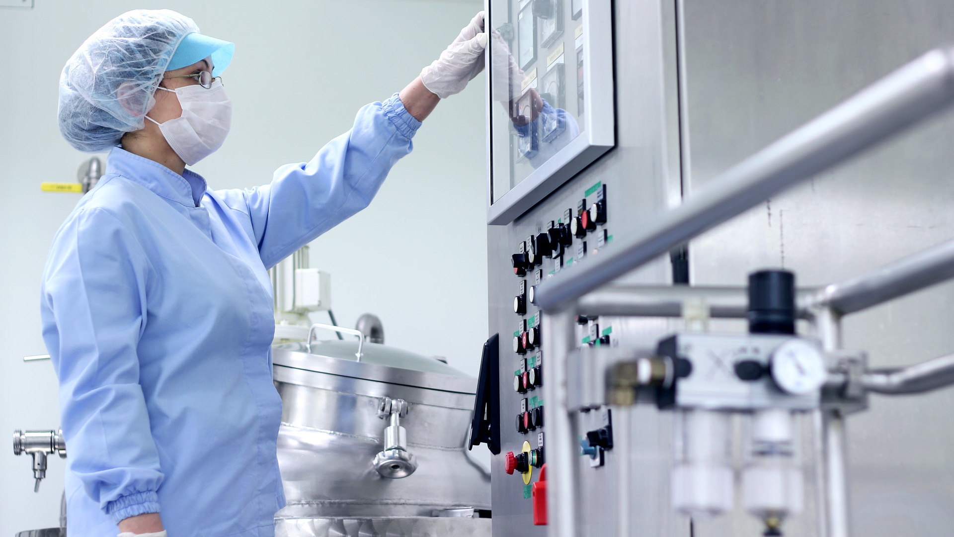 Hhs Industry Partners Expand U s Based Pharmaceutical Manufacturing For Covid 19 Response Pic 5 20 20du 43782155854 E55622a9a1 K Fda Flickr 5ec53234af052