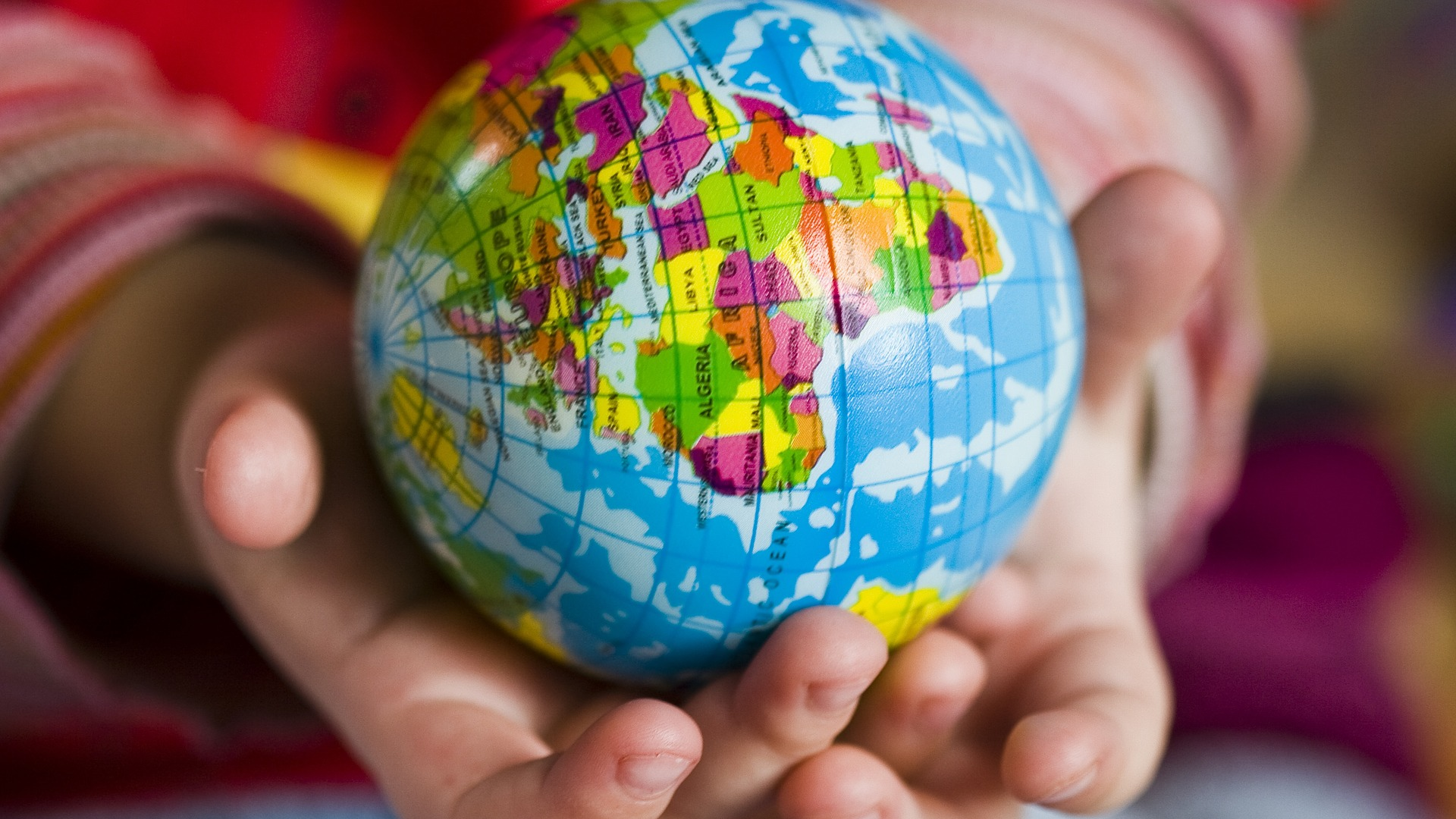 Who Commemorates Smallpox Eradication Pic 5 11 20du Hand 644145 1920 Pixabay 5eb95db279685