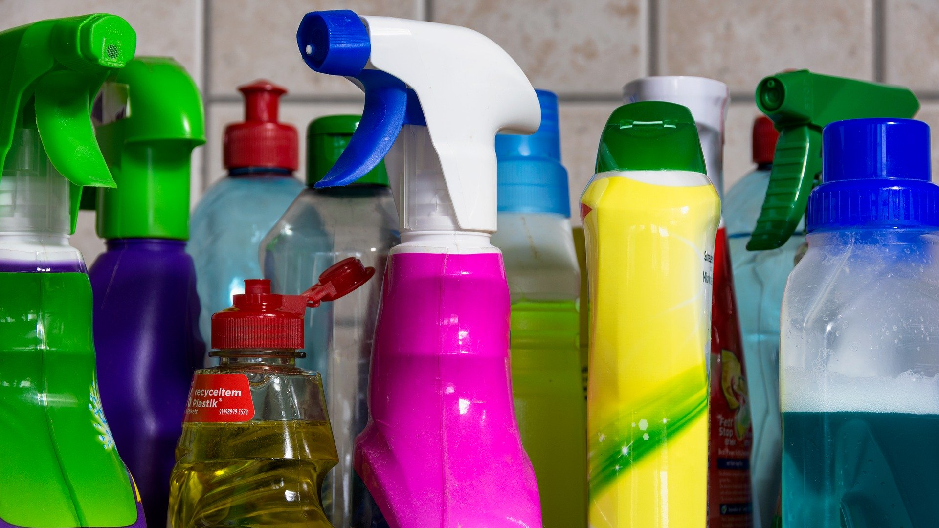 Survey Shows 39 Of Respondents Unsafely Using Cleaning And Disinfectant Practices Pic 6 9 20du Plastic 4043071 1920 Pixabay 5edfa7dbf4228