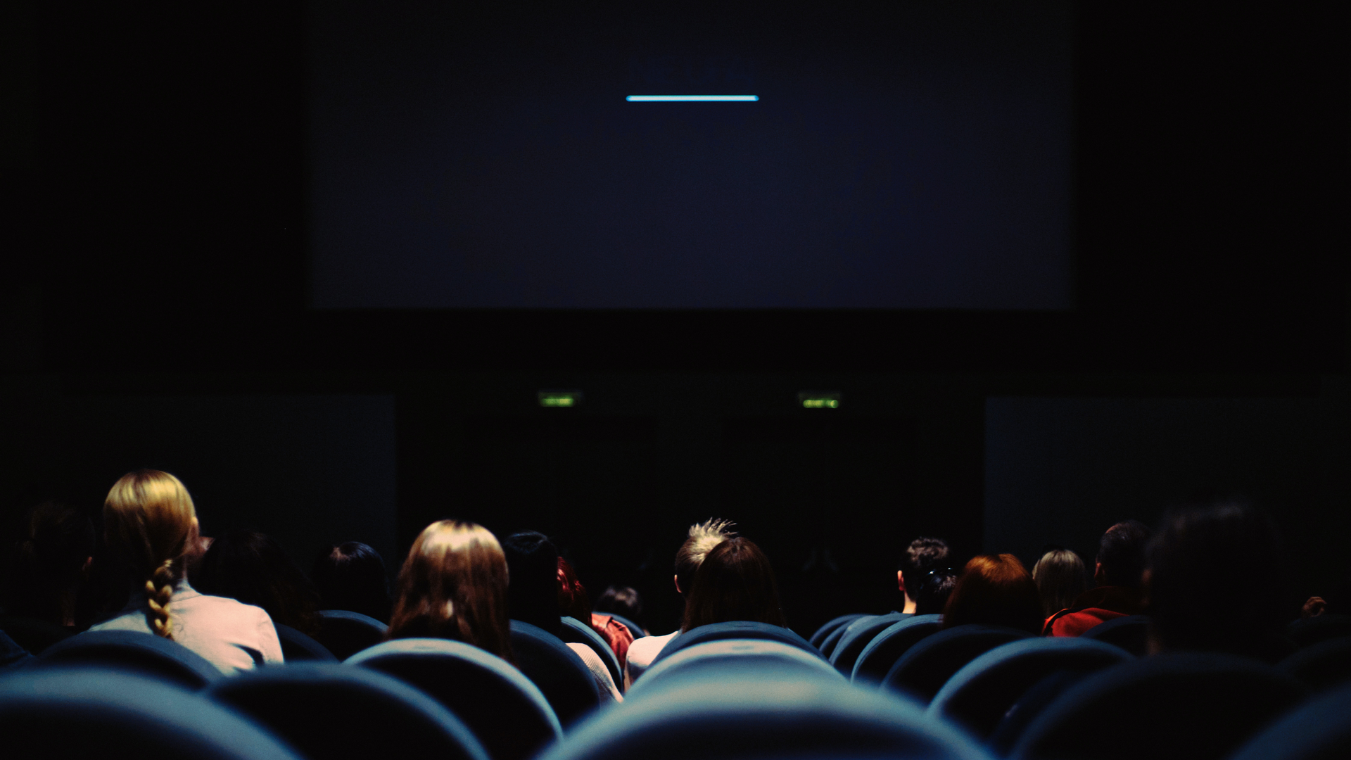 https://unsplash.com/s/photos/crowd-inside?utm_source=unsplash&utm_medium=referral&utm_content=creditCopyText