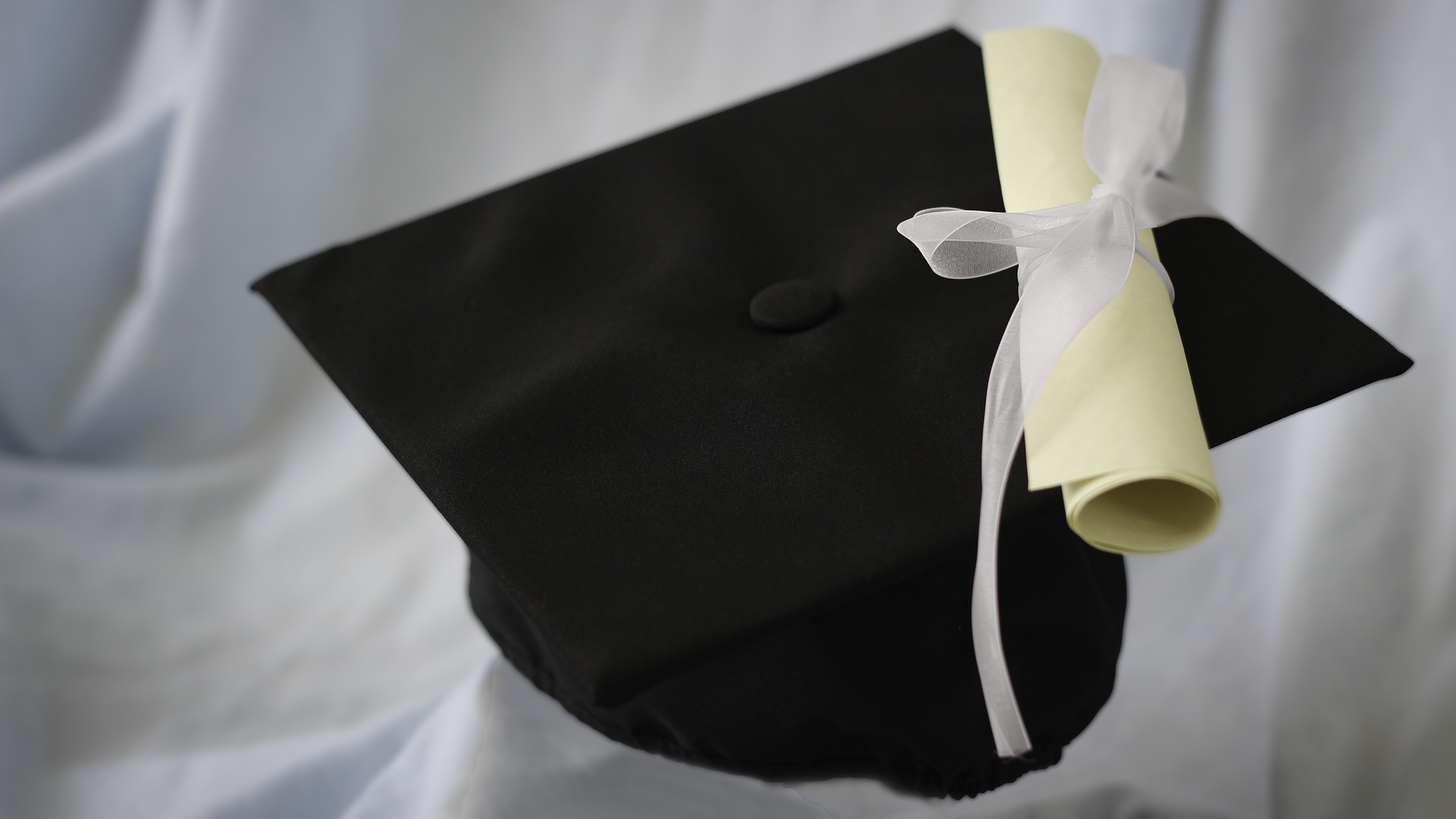 Graduation Gb31f0ba2b 1920 61ca2e8c6bedb