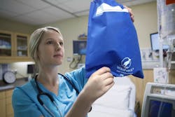 Nurse switching to WikiPouch polypropylene mesh bag Nurse switching to WikiPouch polypropylene mesh bag