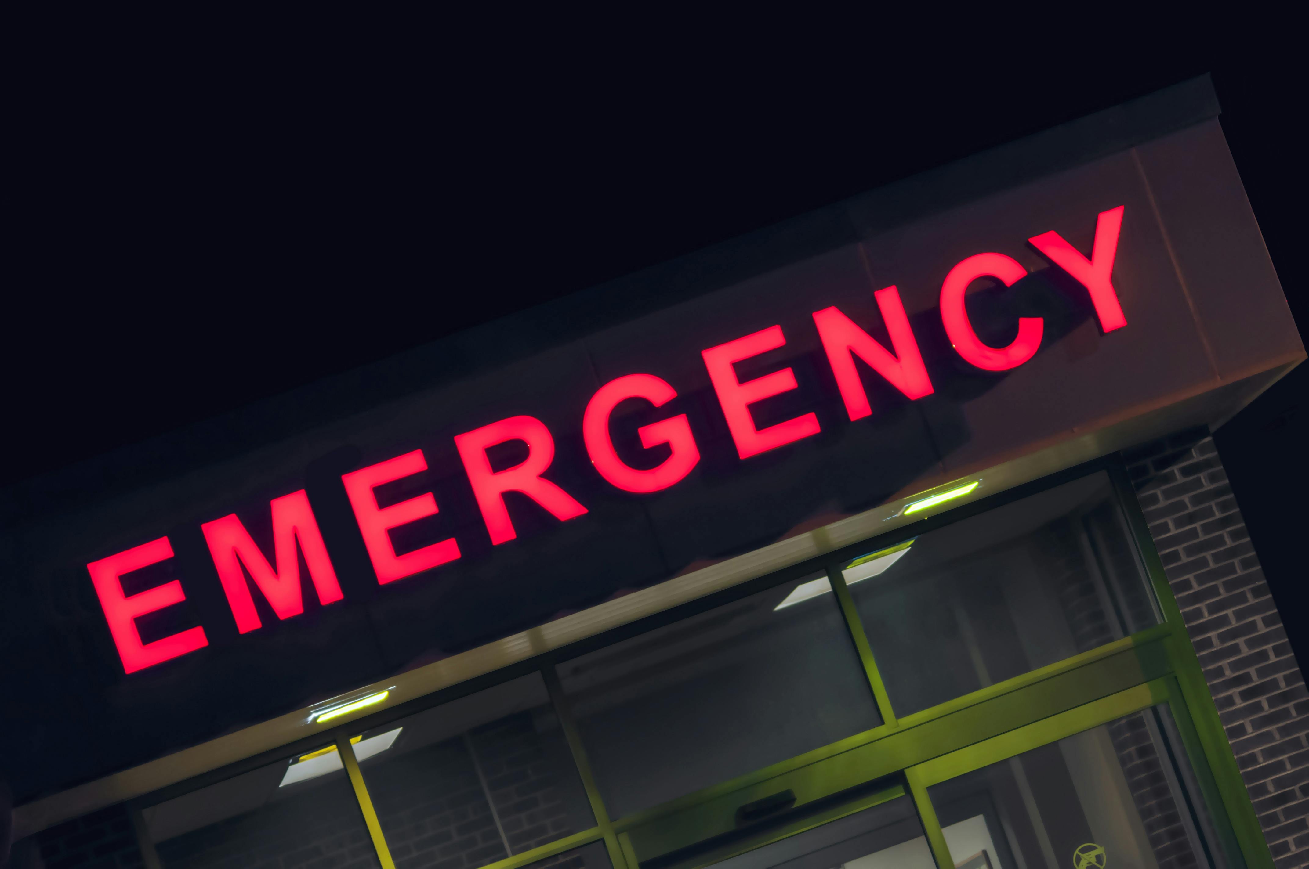 66018f51ff1517001eef9128 Emergency Room Sign
