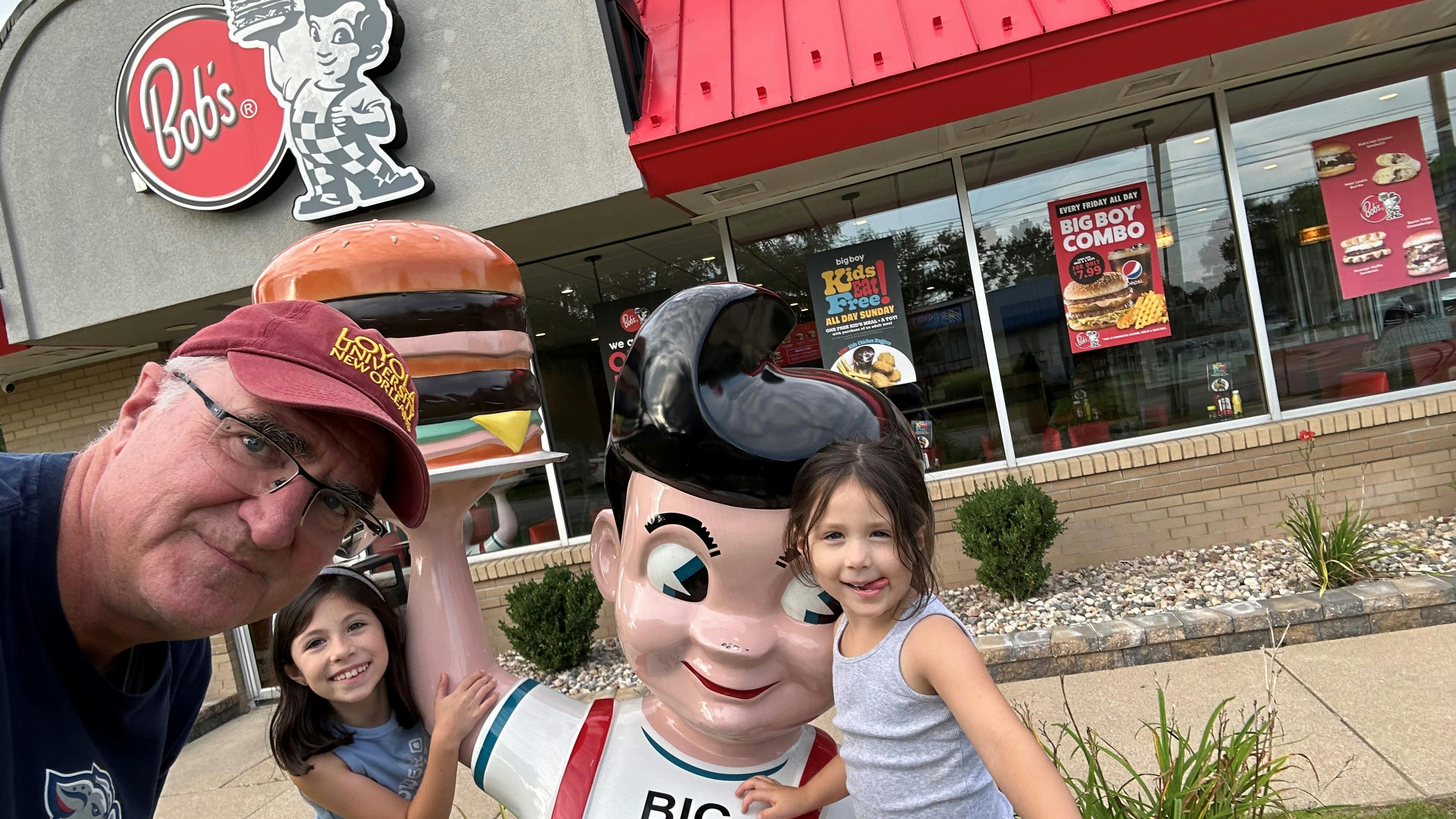 67228a8bec58888219f623e5 Girls With Grandpa