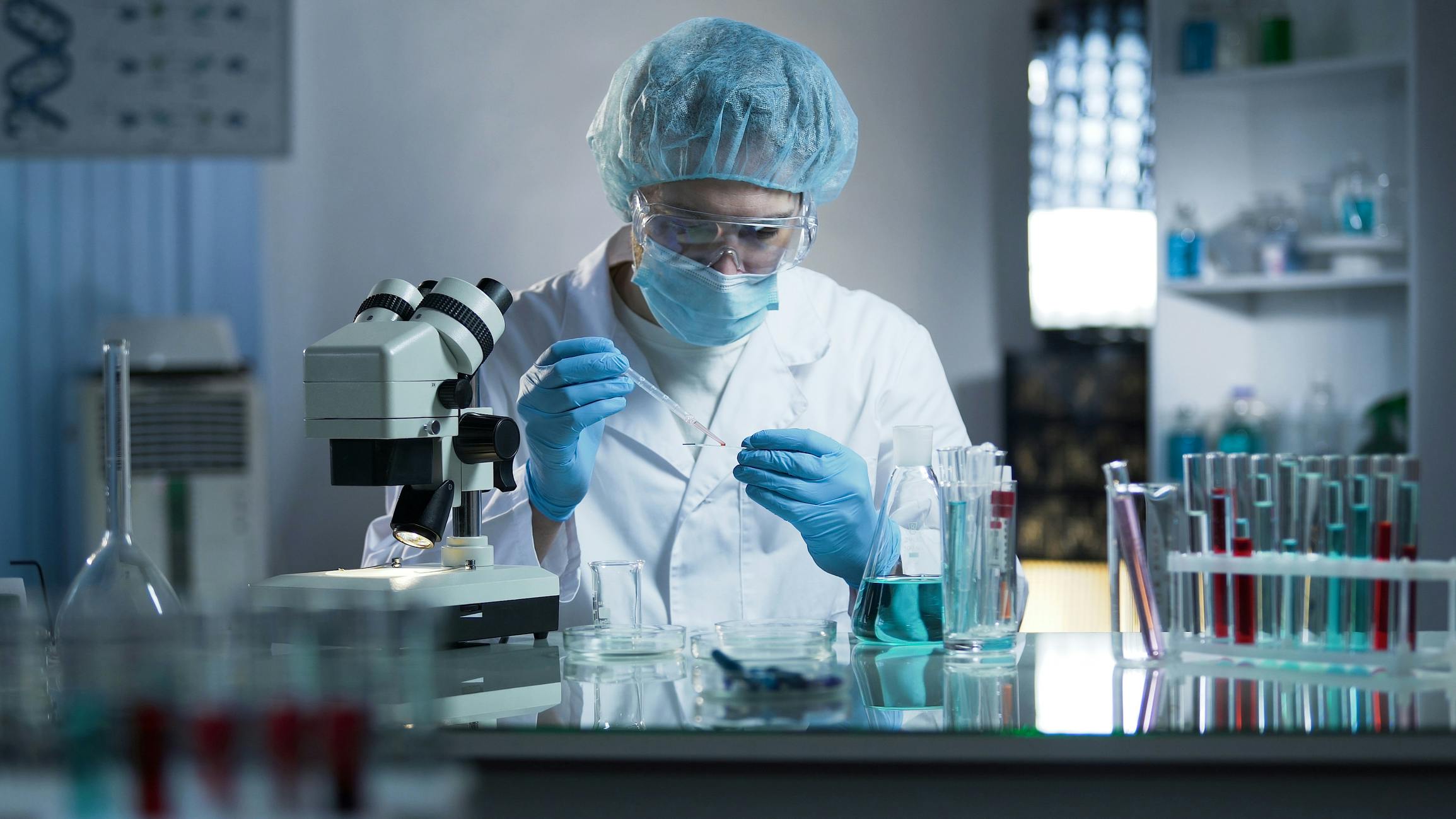 6ac51ad432c3131bf27d31c6 Lab Worker