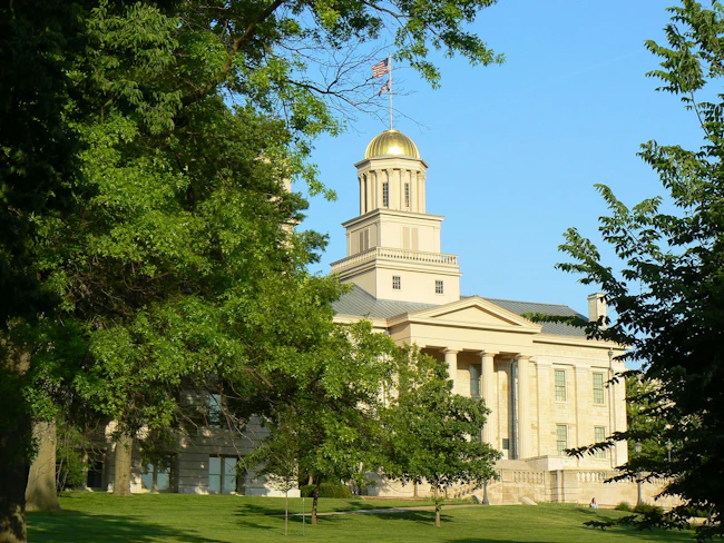 6acf9423569259339ef0f4d4 Iowacitycapitol